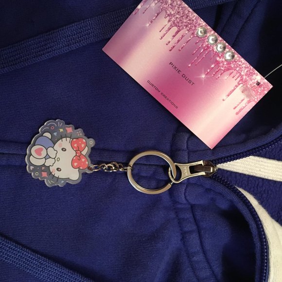 ADORABLE y2k hoodie with hello kitty and crystal details! - Picture 12 of 14